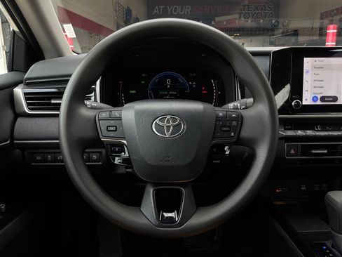 Used 2026 Toyota Camry LE FWD image 34