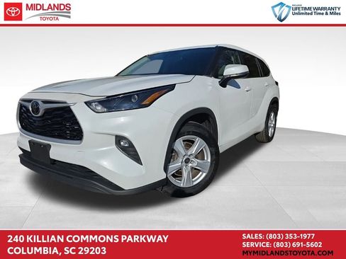 Used 2023 Toyota Highlander LE image 1