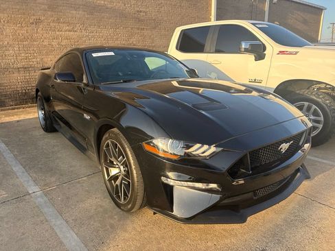 Used 2019 Ford Mustang GT Premium w/ Equipment Group 401A RWD image 3