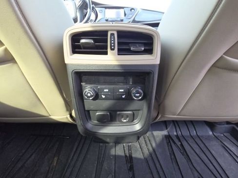 Used 2020 Buick Envision Essence w/ Experience Buick Package FWD image 31
