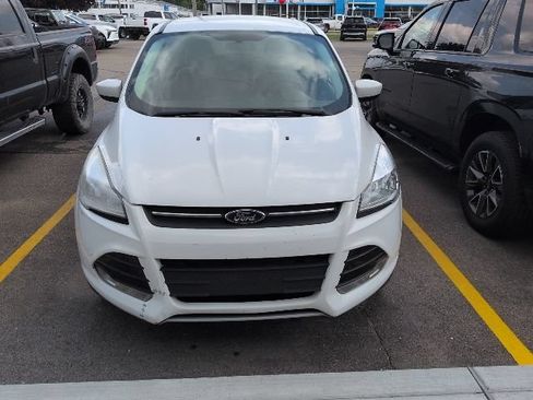 Used 2016 Ford Escape SE FWD image 2
