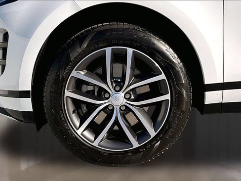 Certified 2025 Land Rover Range Rover Evoque Dynamic SE AWD/4WD image 32