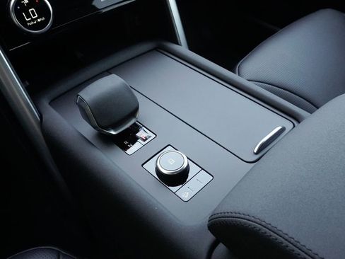 New 2026 Land Rover Discovery S AWD/4WD image 14