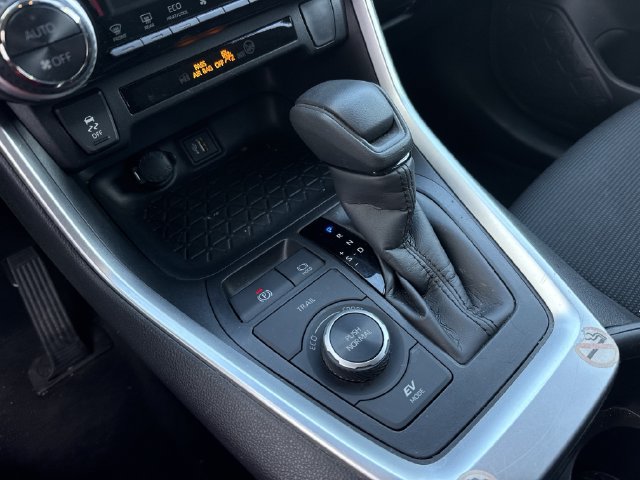 Certified 2025 Toyota RAV4 LE AWD/4WD image 22