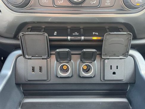 Used 2018 Chevrolet Silverado 1500 LT w/ All Star Edition AWD/4WD image 24