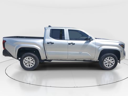 Used 2025 Toyota Tacoma SR RWD image 2