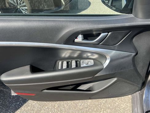 Used 2025 Genesis G70 2.5T AWD/4WD image 15
