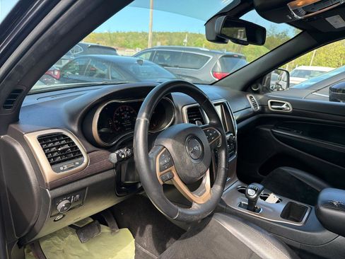 Used 2015 Jeep Grand Cherokee Altitude AWD/4WD image 17
