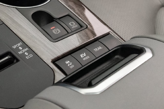 Used 2021 Toyota Highlander Platinum AWD/4WD image 25
