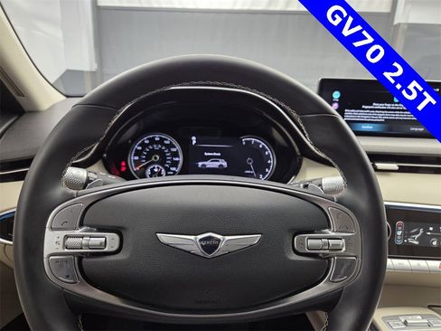 Used 2023 Genesis GV70 2.5T w/ Advanced Package image 33