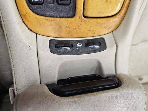 Used 2002 Lexus SC 430 Convertible image 24