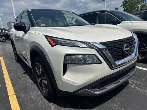 Certified 2023 Nissan Rogue SL w/ SL Premium Package AWD/4WD image 3