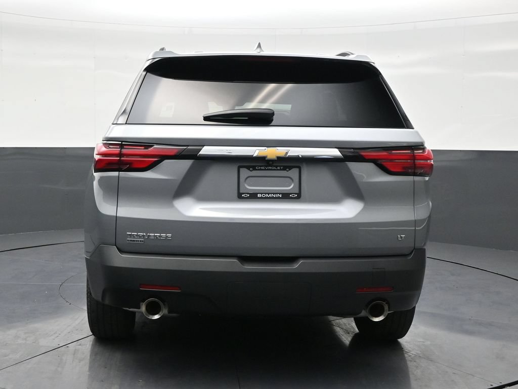 Used 2024 Chevrolet Traverse LT FWD image 4