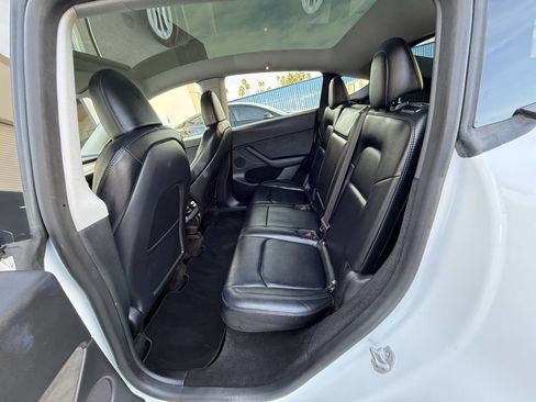 Used 2023 Tesla Model Y Long Range image 9