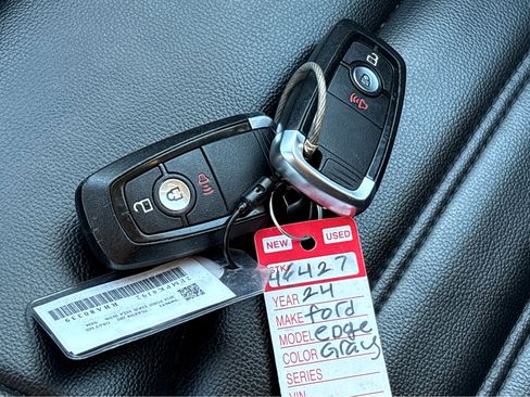 Used 2024 Ford Edge SEL image 22