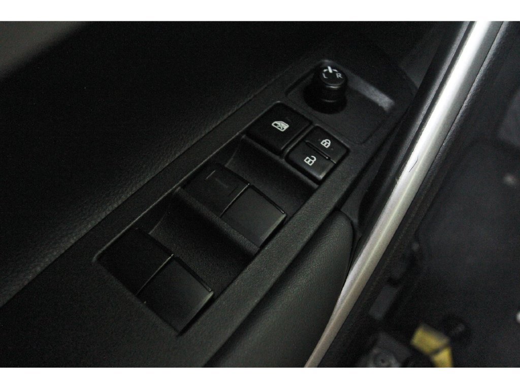 Used 2026 Toyota Corolla Cross L FWD image 22