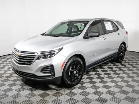 Used 2022 Chevrolet Equinox LS FWD image 24