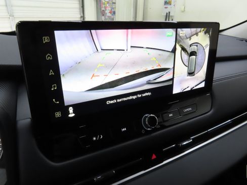 New 2025 Mitsubishi Outlander SE image 17