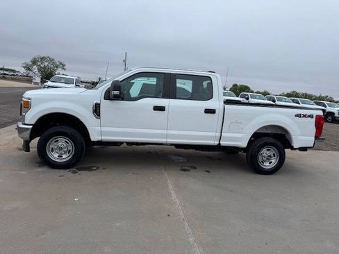 Used 2022 Ford F250 XL w/ Power Equipment Group AWD/4WD image 4