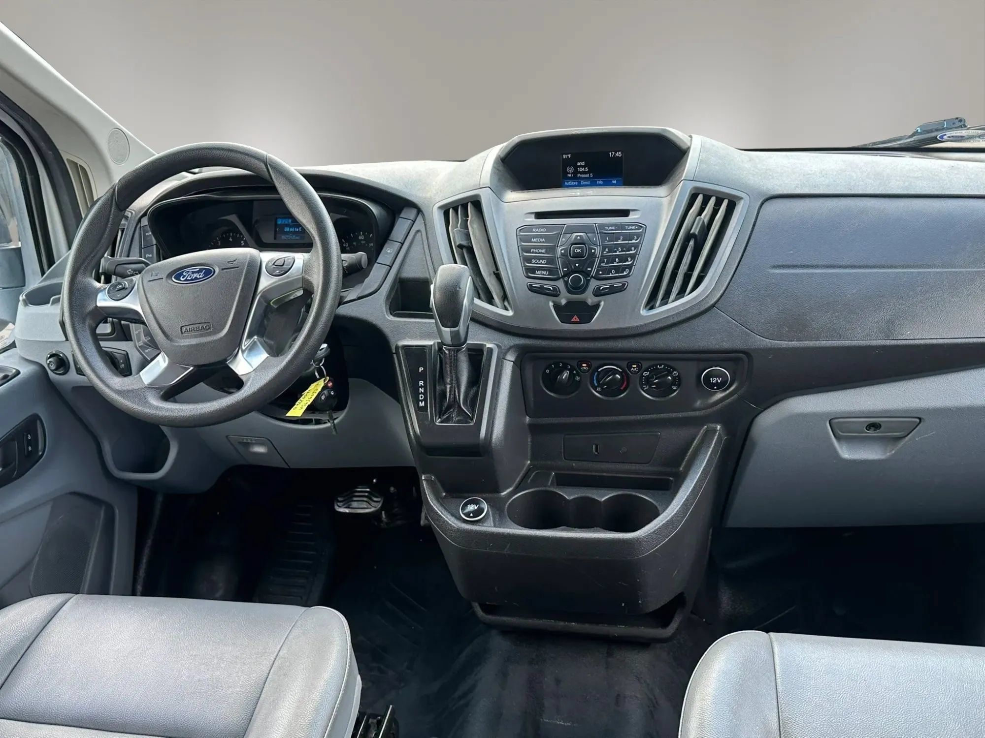 Used 2018 Ford Transit 150 XL RWD image 11