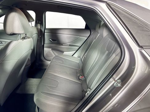 Used 2022 Hyundai Elantra Blue image 19