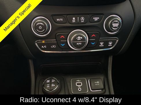 Used 2022 Jeep Cherokee Trailhawk w/ Comfort/Convenience Group AWD/4WD image 7