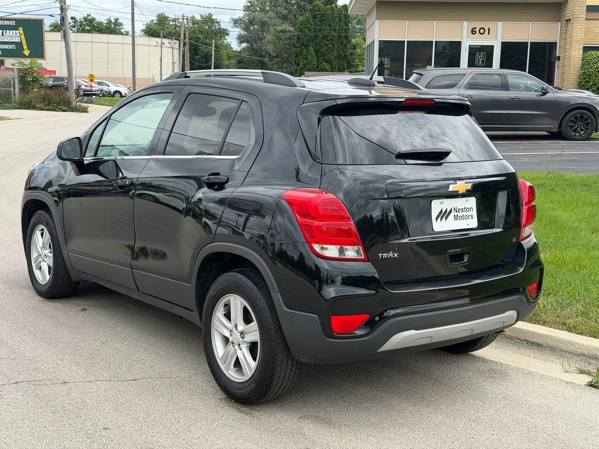 Used 2020 Chevrolet Trax LT FWD image 3