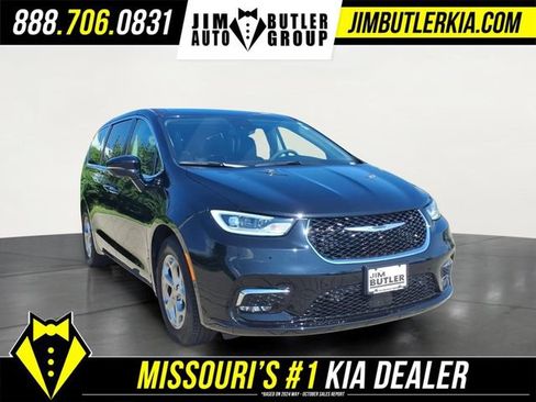Used 2024 Chrysler Pacifica Limited FWD image 29