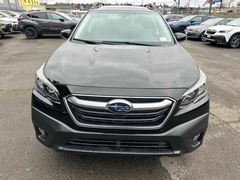 Used 2022 Subaru Outback Premium image 3