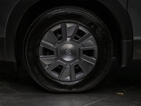 Used 2025 Nissan Kicks S image 8