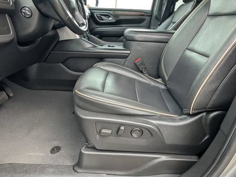 Used 2024 Chevrolet Suburban Premier RWD image 15