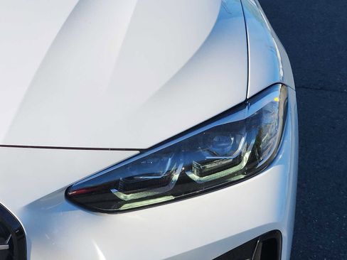 Certified 2024 BMW 430i xDrive Convertible w/ M Sport Package image 9