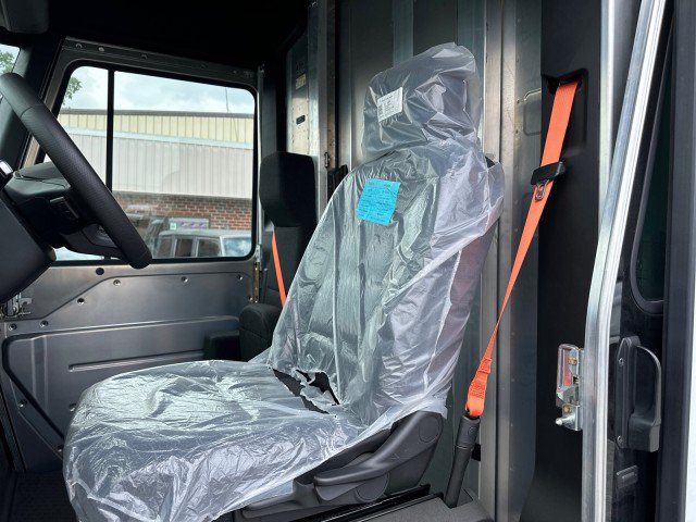 Used 2024 Chevrolet Brightdrop 400 w/ Commercial Equipment Package AWD/4WD image 15