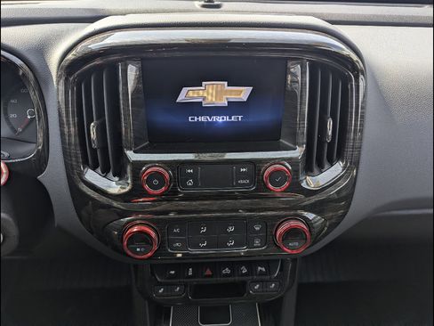 Used 2019 Chevrolet Colorado Z71 image 28