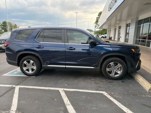 Used 2025 Honda Pilot EX-L image 5