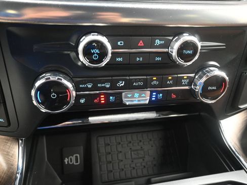 Used 2025 Ford F150 King Ranch w/ FX4 Off-Road Package AWD/4WD image 21