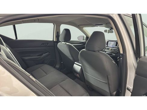 Used 2023 Nissan Altima 2.5 SV FWD image 14
