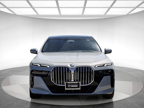 Used 2023 BMW 760i xDrive AWD/4WD image 6