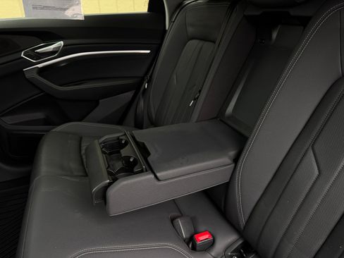 Used 2019 Audi e-tron Premium Plus image 48