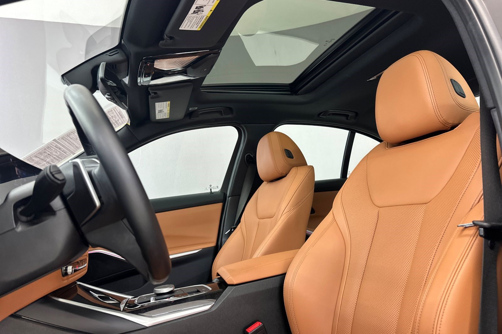 Used 2024 BMW 330i Sedan w/ Convenience Package RWD image 23