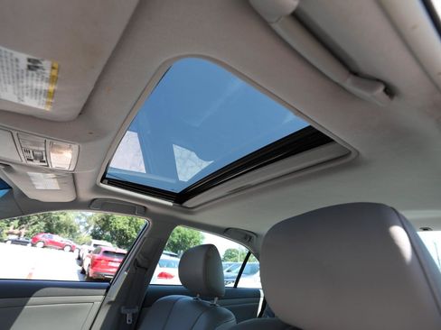 Used 2007 Toyota Camry XLE w/ Leather Pkg FWD image 16