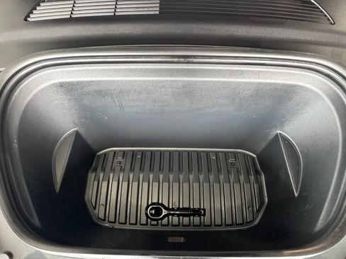 Used 2020 Tesla Model Y Long Range image 39