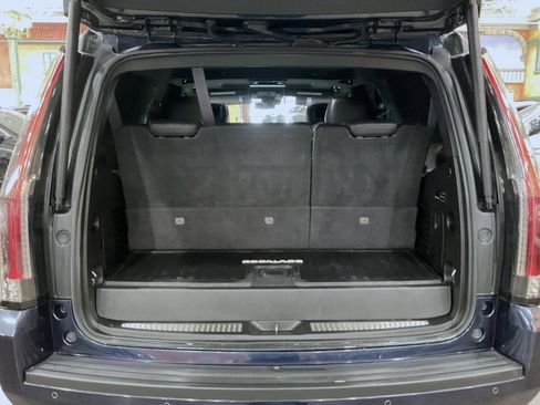 Used 2017 Cadillac Escalade Platinum image 25