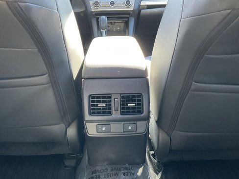 Used 2017 Subaru Outback 2.5i Limited image 34