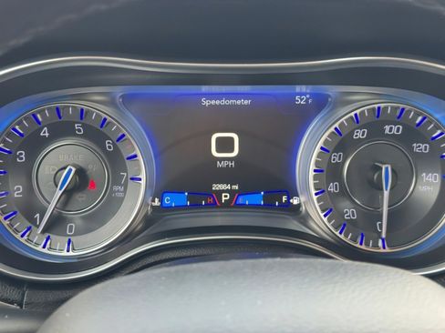 Used 2019 Chrysler 300 Touring w/ Sport Appearance Package image 24