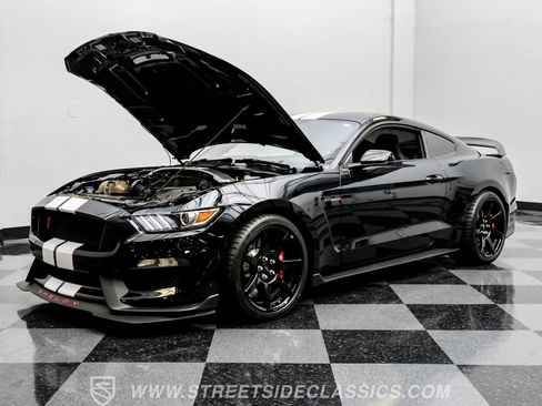 Used 2020 Ford Mustang Shelby GT350R w/ GT350R Equipment Group 920A RWD image 36