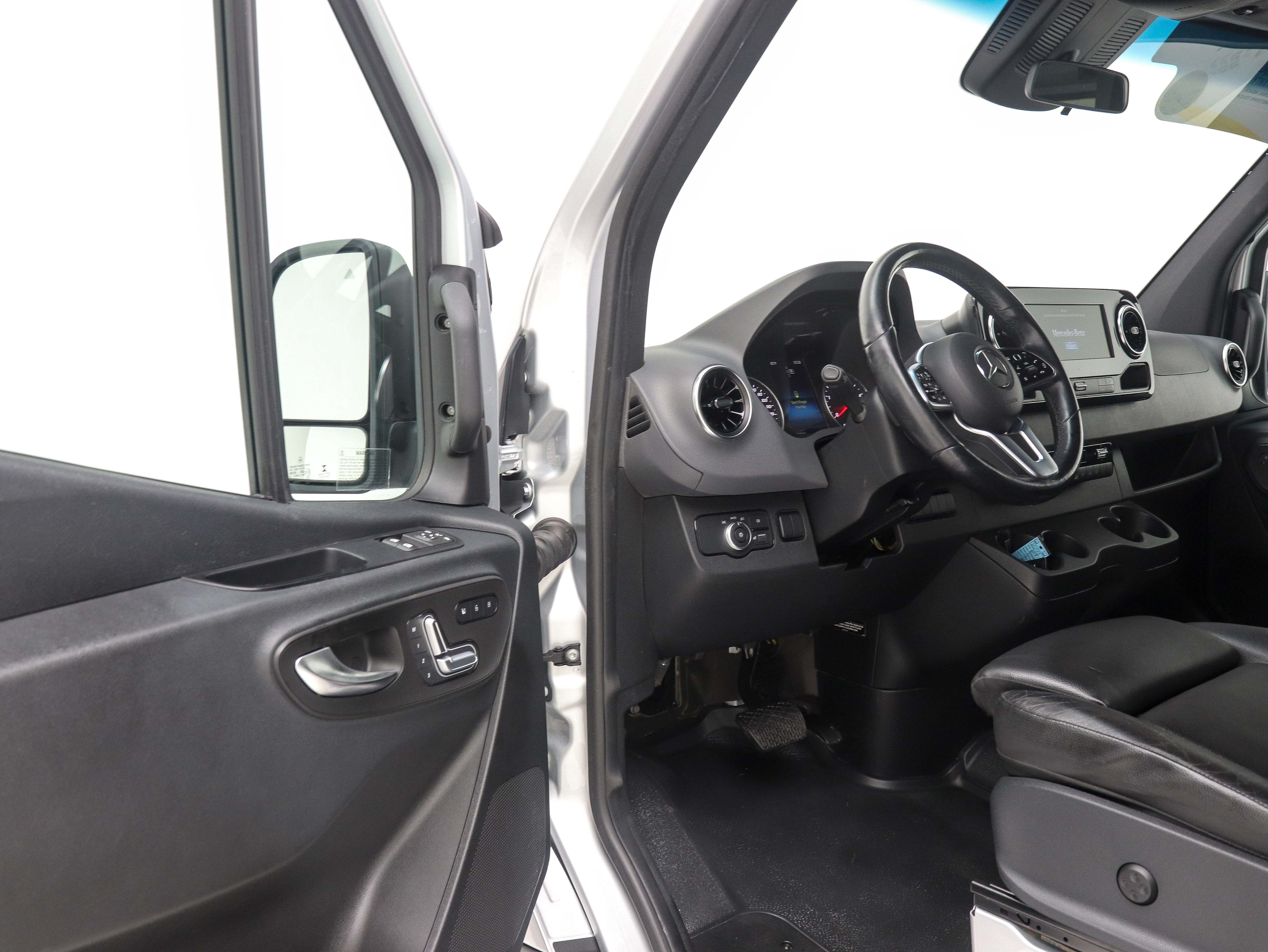 Used 2019 Mercedes-Benz Sprinter 4x4 144 image 21