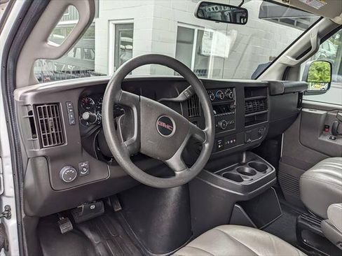 Used 2022 GMC Savana 2500 RWD image 9