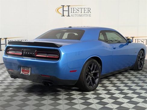 Used 2019 Dodge Challenger R/T w/ Blacktop Package image 7