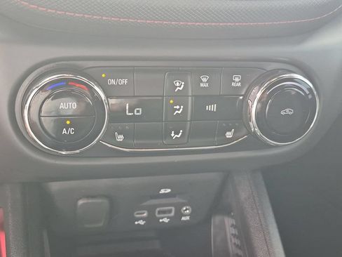 Used 2023 Chevrolet TrailBlazer RS w/ Sun and Liftgate Package FWD image 18